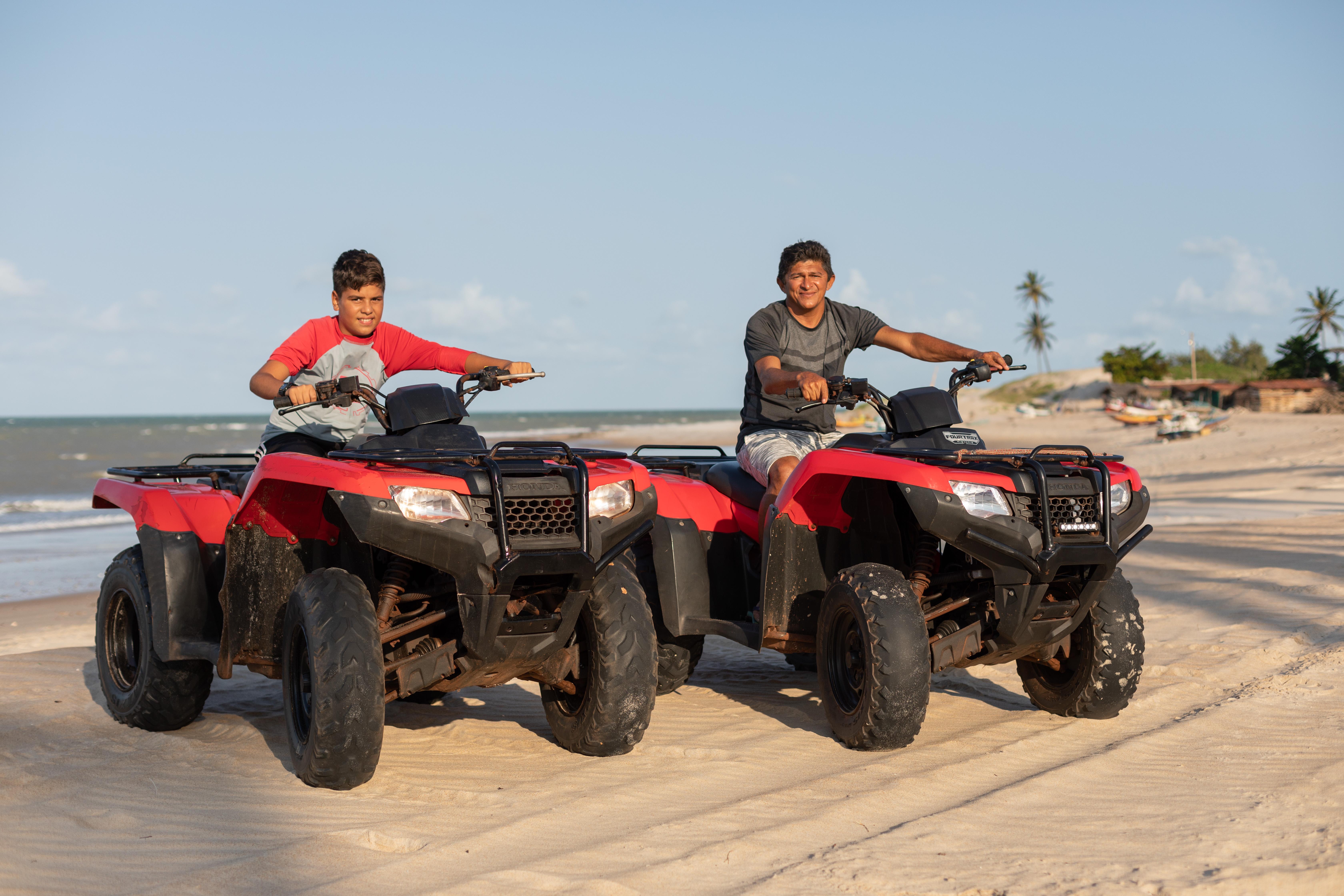 Vila Gale Resort Touros Exterior foto ATV riders on a beach